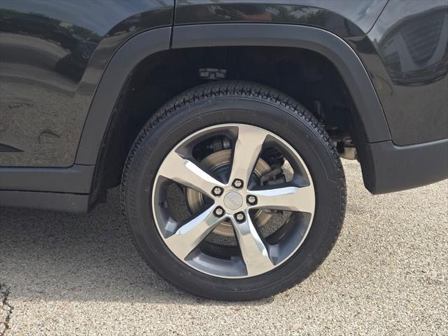 used 2024 Jeep Grand Cherokee car, priced at $41,989