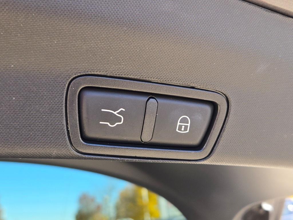 used 2022 Alfa Romeo Stelvio car, priced at $22,900