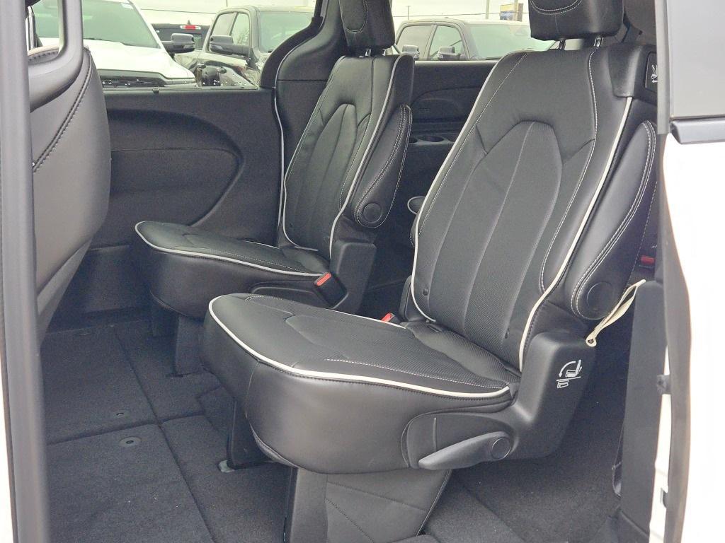 new 2026 Chrysler Pacifica car, priced at $52,905