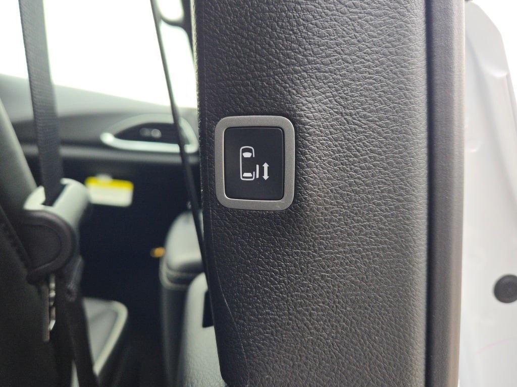 new 2026 Chrysler Pacifica car, priced at $52,905