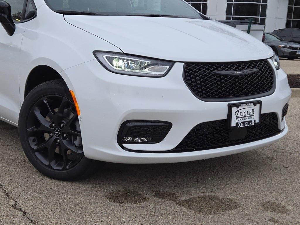 new 2026 Chrysler Pacifica car, priced at $52,905