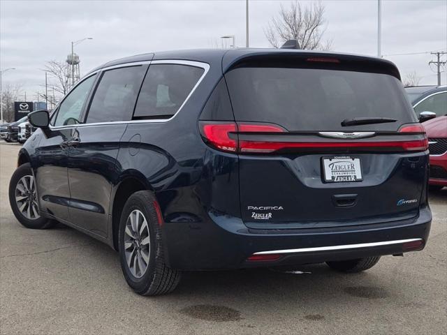 new 2025 Chrysler Pacifica Hybrid car, priced at $48,020