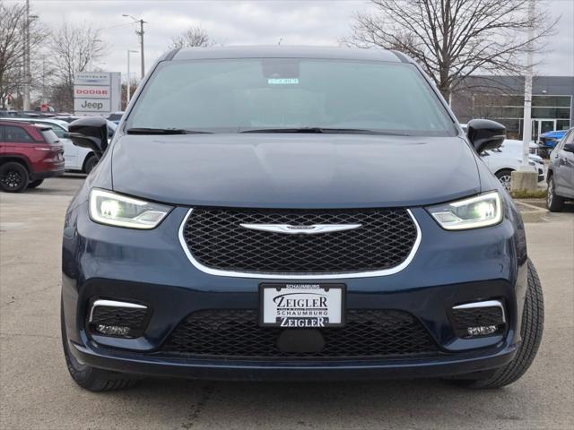 new 2025 Chrysler Pacifica Hybrid car, priced at $48,020