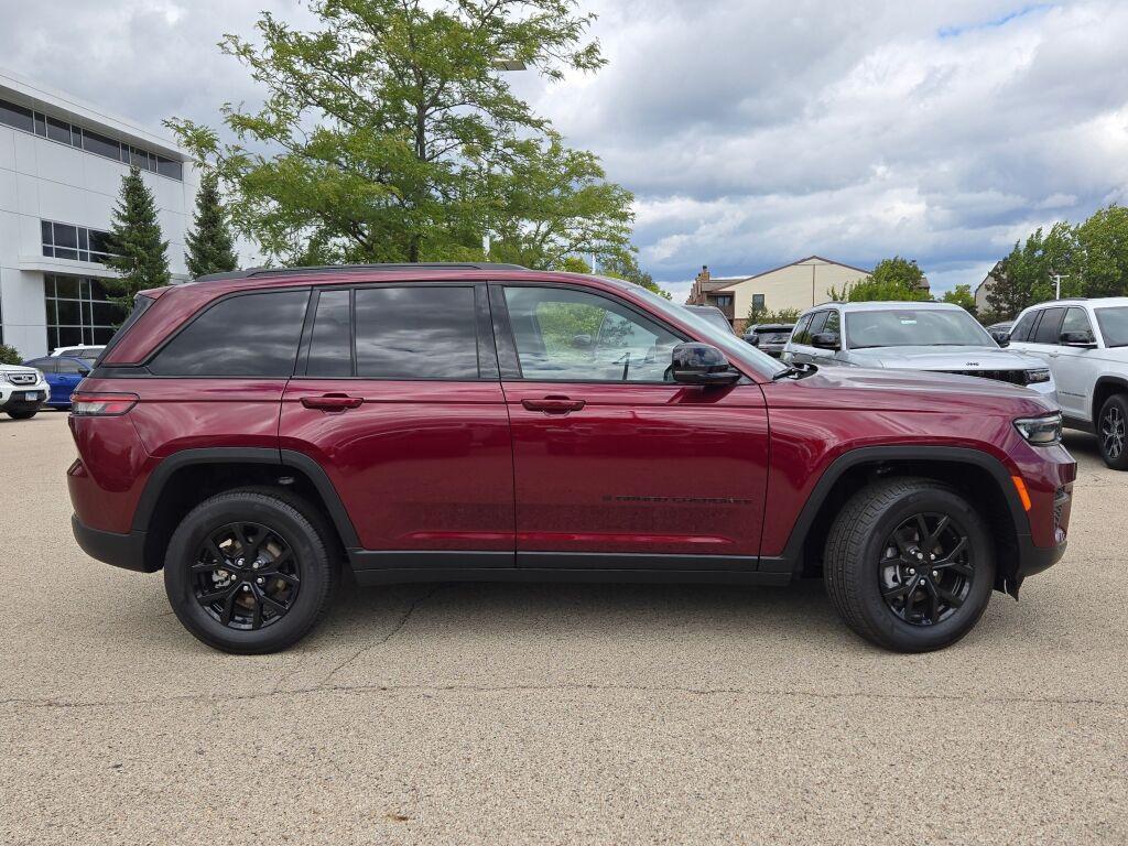 new 2025 Jeep Grand Cherokee car, priced at $37,475