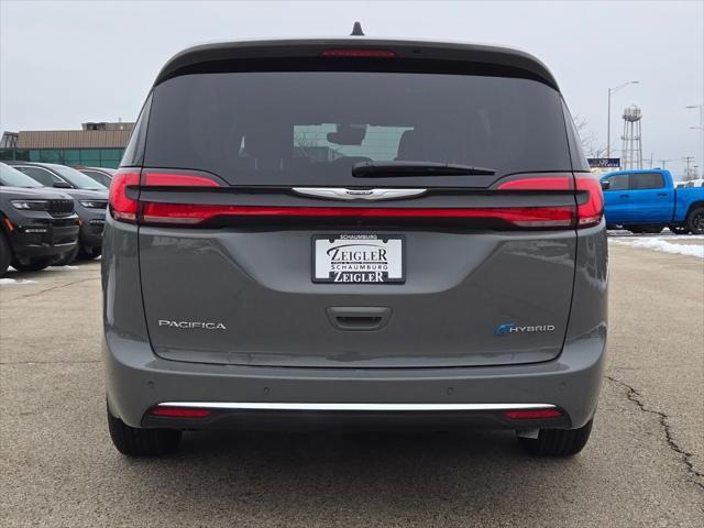 new 2025 Chrysler Pacifica Hybrid car, priced at $47,025