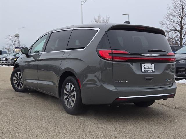 new 2025 Chrysler Pacifica Hybrid car, priced at $47,025