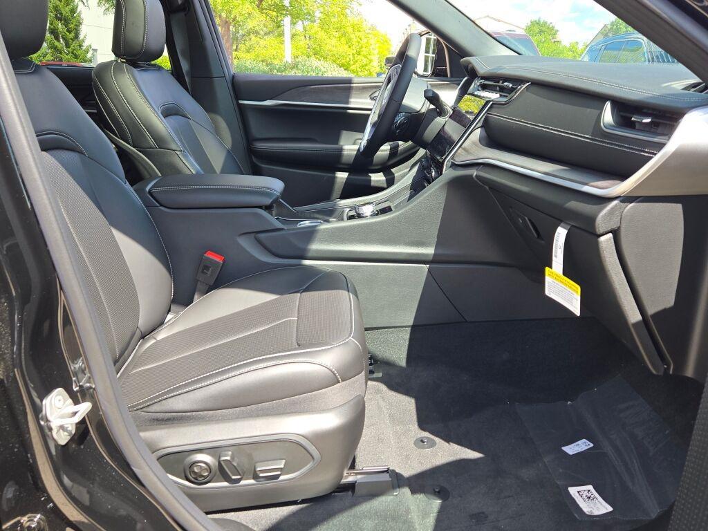 new 2025 Jeep Grand Cherokee L car, priced at $53,685