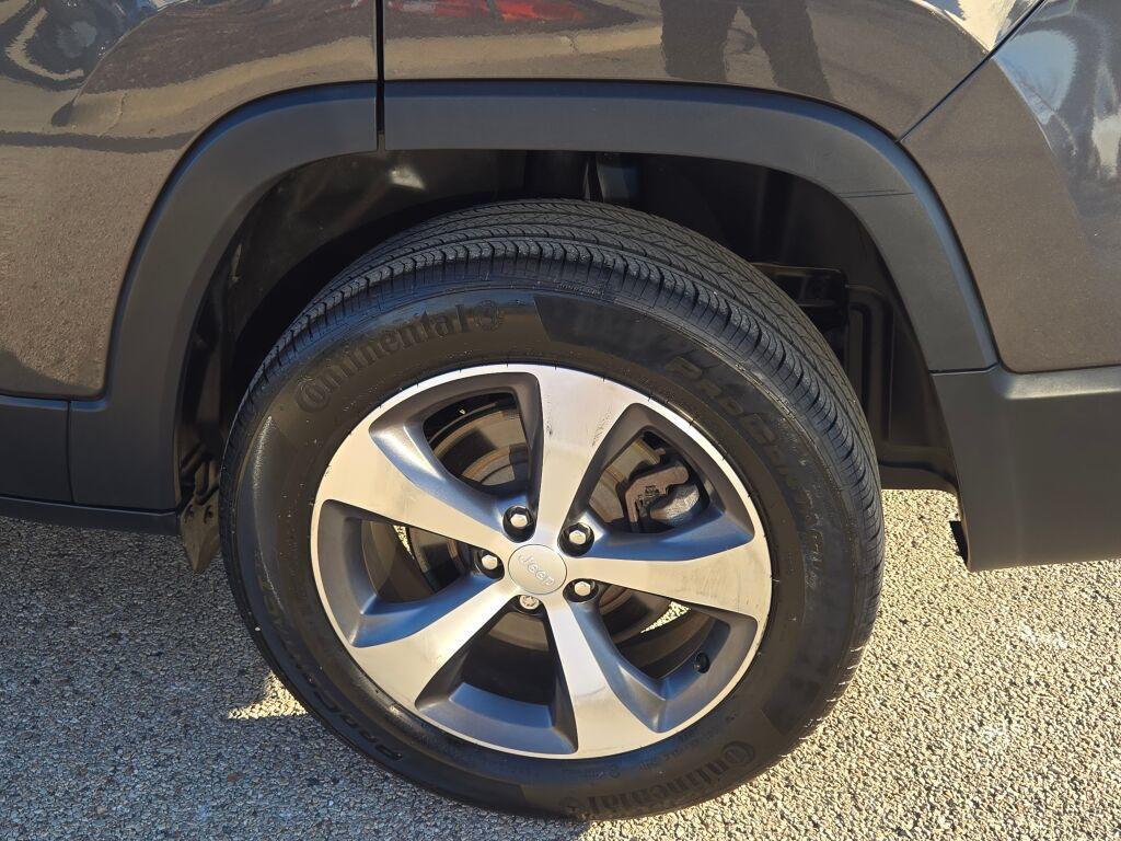 used 2022 Jeep Cherokee car, priced at $24,992