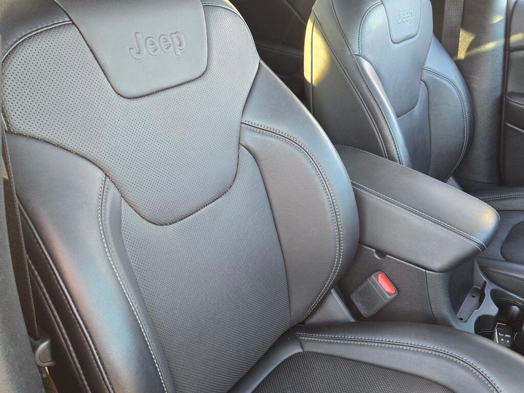 used 2022 Jeep Cherokee car, priced at $24,992