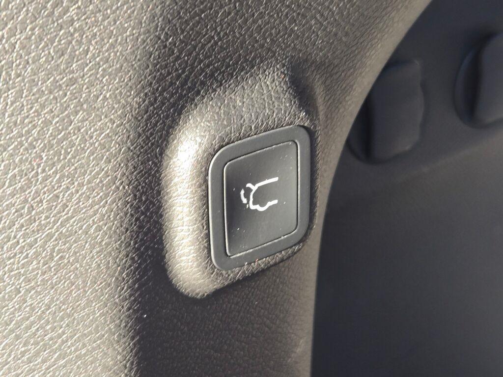 used 2022 Jeep Cherokee car, priced at $24,992