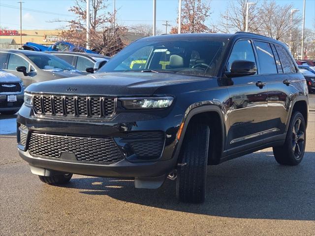 new 2025 Jeep Grand Cherokee car, priced at $45,675