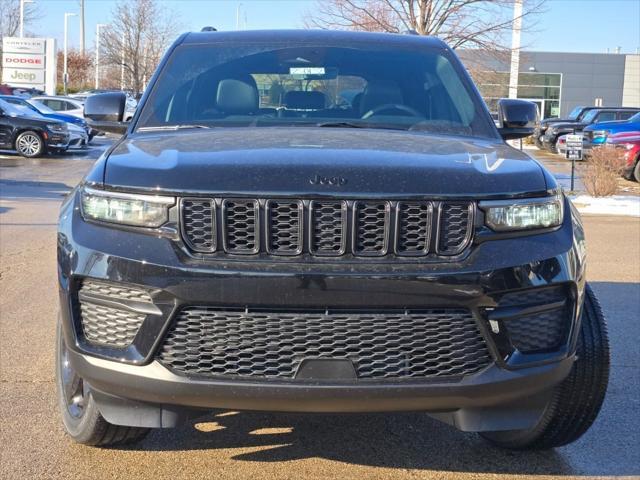 new 2025 Jeep Grand Cherokee car, priced at $45,675