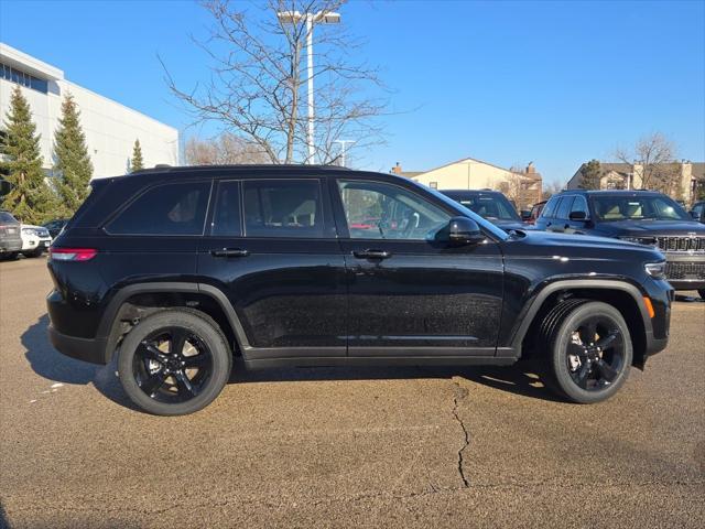 new 2025 Jeep Grand Cherokee car, priced at $45,675