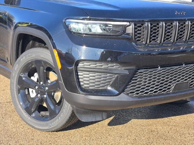 new 2025 Jeep Grand Cherokee car, priced at $45,675