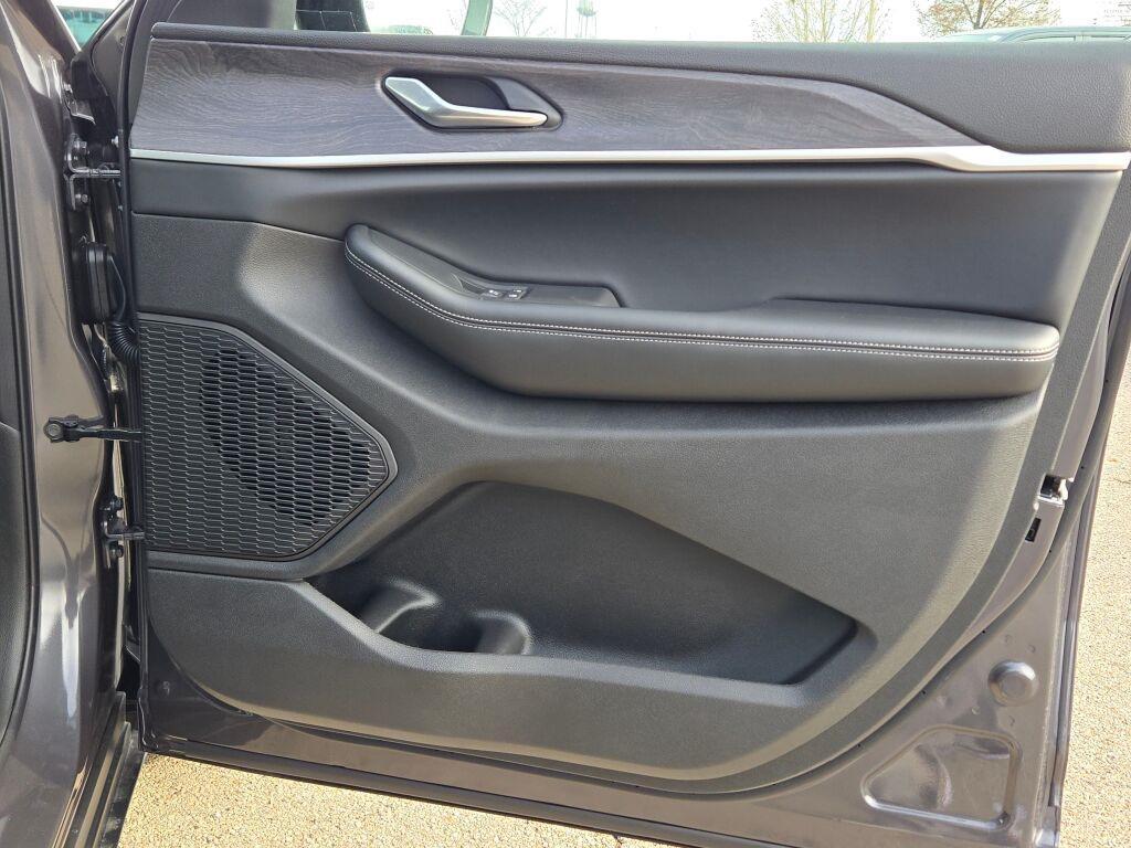 new 2025 Jeep Grand Cherokee L car, priced at $51,505