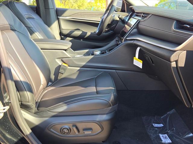 new 2025 Jeep Grand Cherokee car, priced at $44,671