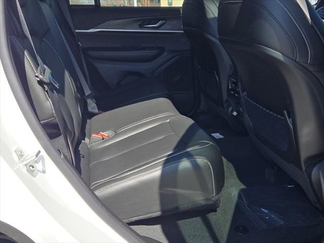 new 2025 Jeep Grand Cherokee car, priced at $44,940