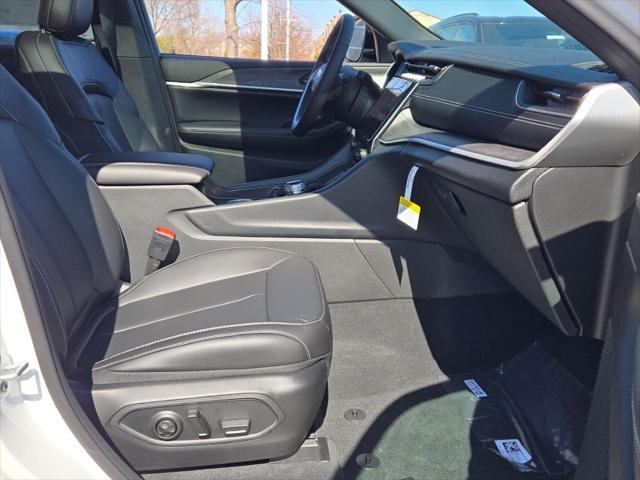 new 2025 Jeep Grand Cherokee car, priced at $44,940
