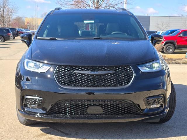 new 2025 Chrysler Pacifica Hybrid car, priced at $52,280