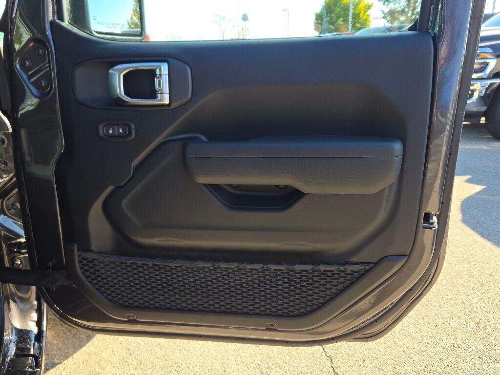 new 2026 Jeep Gladiator car, priced at $52,790