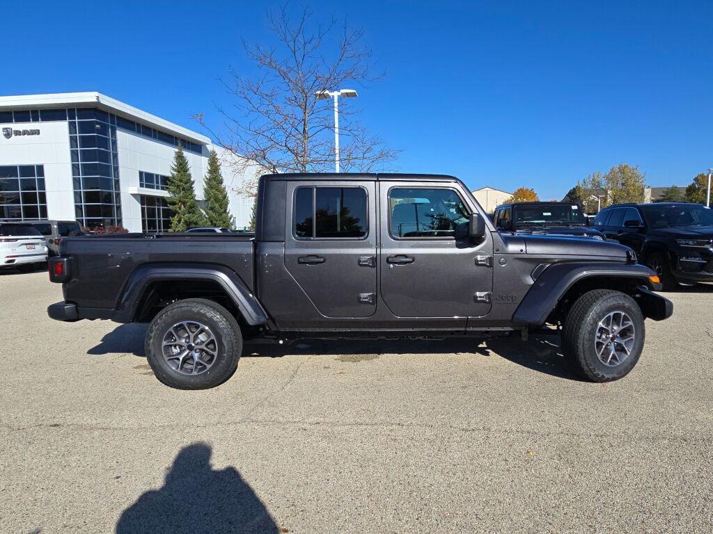 new 2026 Jeep Gladiator car, priced at $52,790