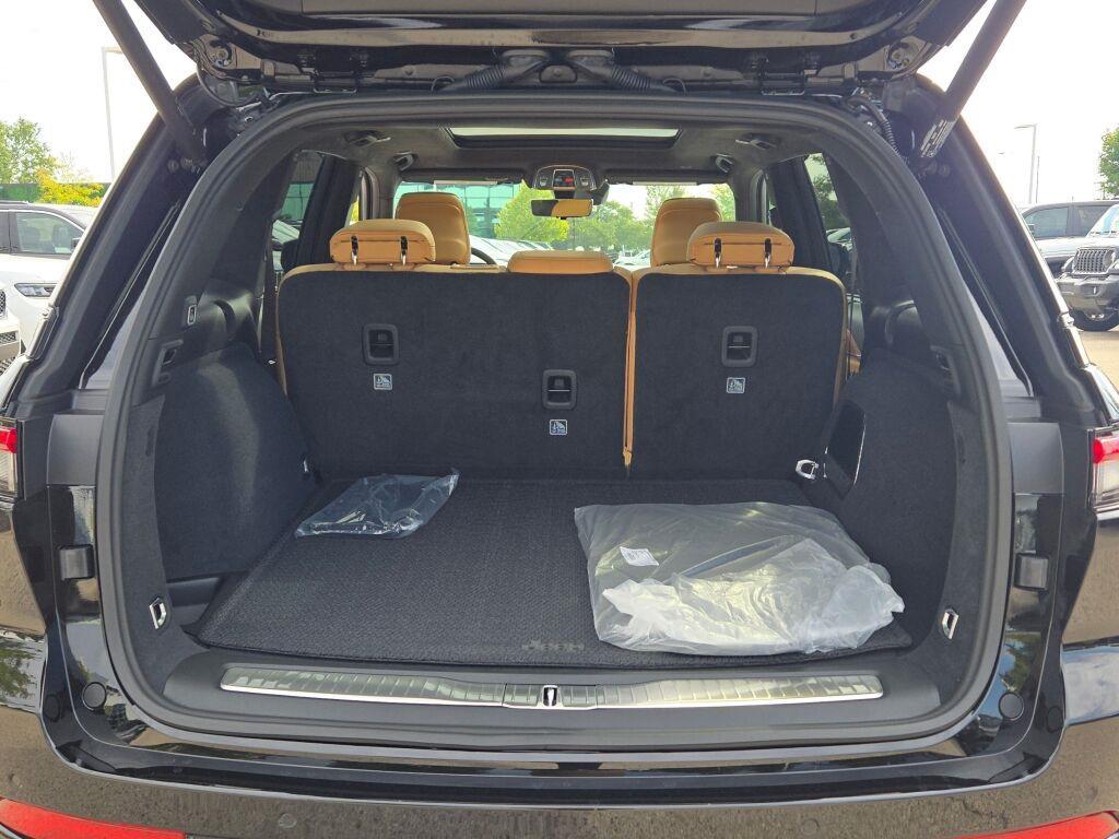 new 2025 Jeep Grand Cherokee car, priced at $64,425