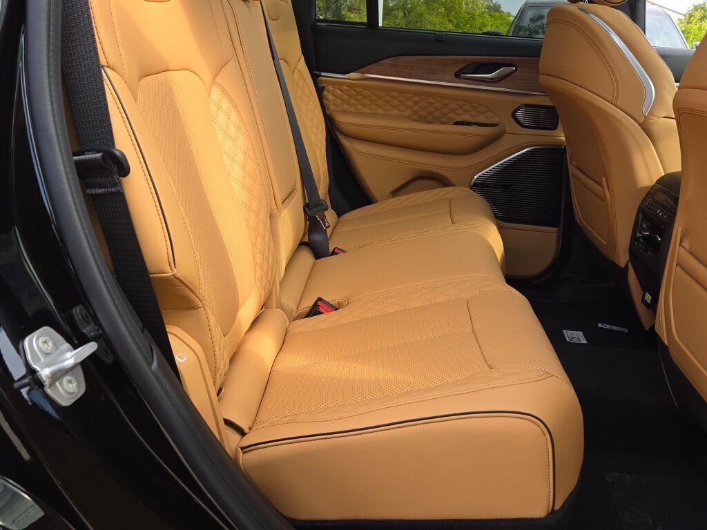 new 2025 Jeep Grand Cherokee car, priced at $64,425