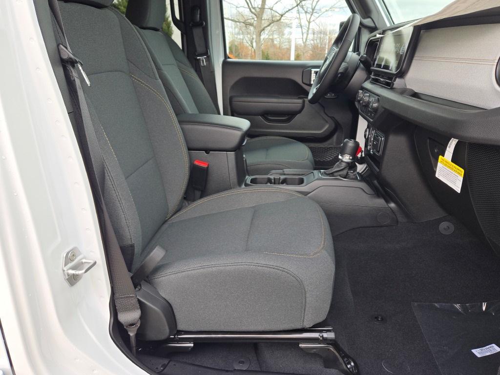 new 2026 Jeep Wrangler car, priced at $46,885