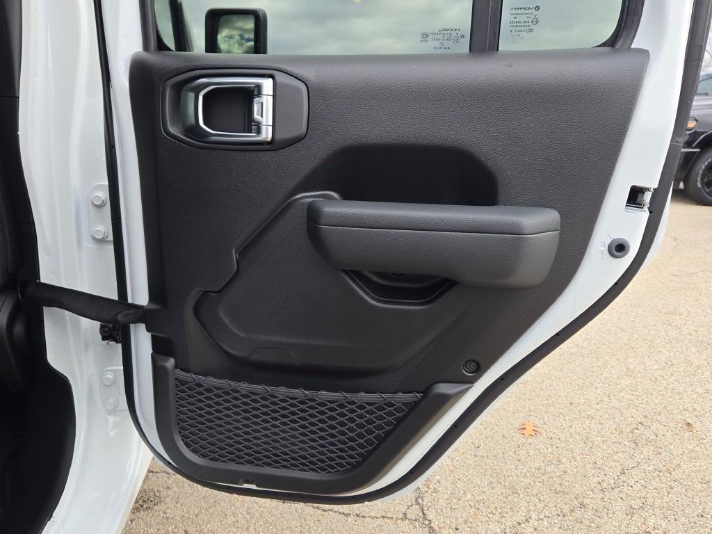 new 2026 Jeep Wrangler car, priced at $46,885