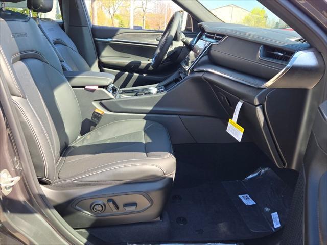 new 2025 Jeep Grand Cherokee car, priced at $52,066