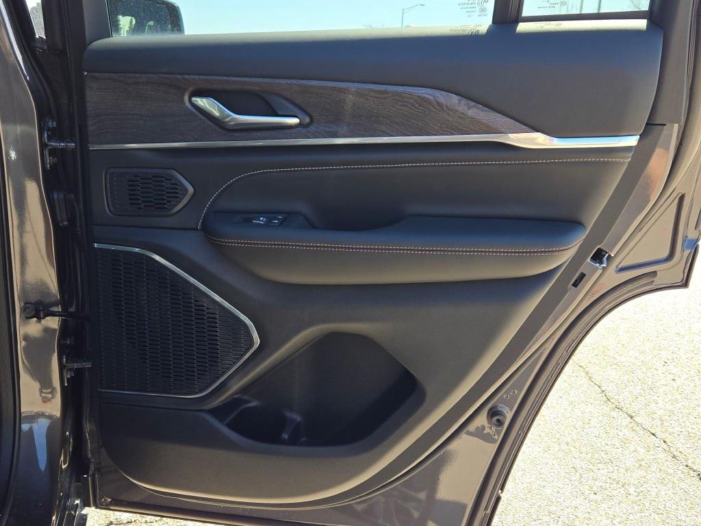 new 2025 Jeep Grand Cherokee car, priced at $51,835