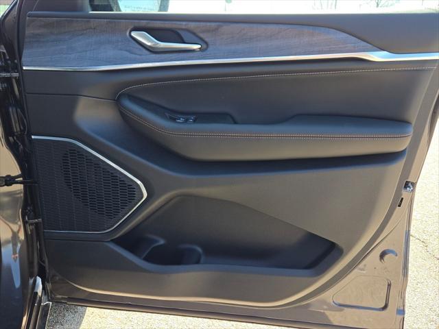 new 2025 Jeep Grand Cherokee car, priced at $52,066