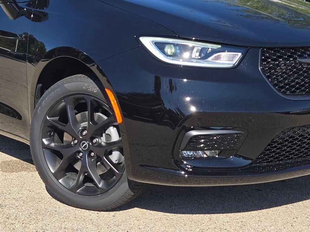 new 2026 Chrysler Pacifica car, priced at $49,505