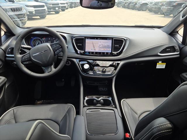 new 2025 Chrysler Pacifica car, priced at $48,186