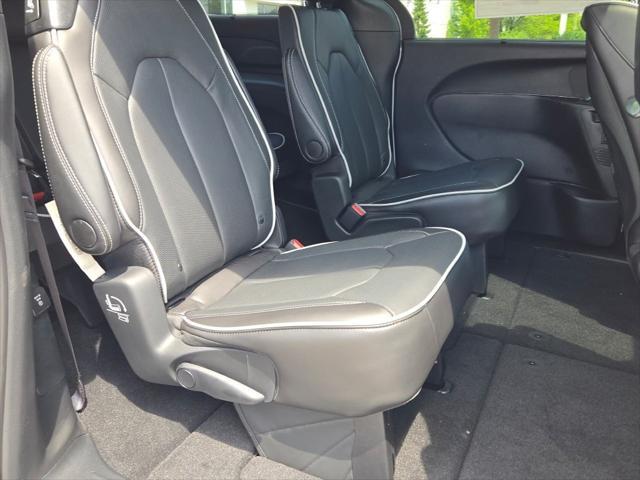 new 2025 Chrysler Pacifica car, priced at $48,186