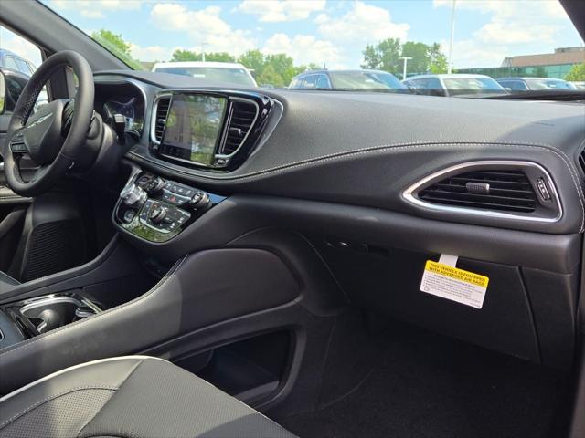 new 2025 Chrysler Pacifica car, priced at $48,186