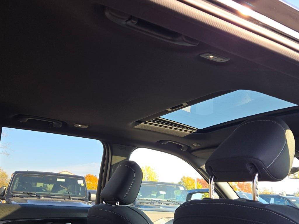 new 2025 Jeep Grand Cherokee car, priced at $37,595