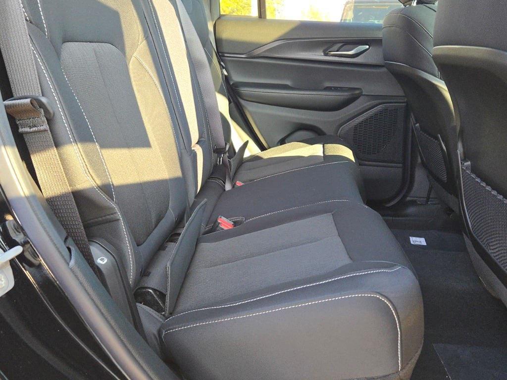 new 2025 Jeep Grand Cherokee car, priced at $37,595