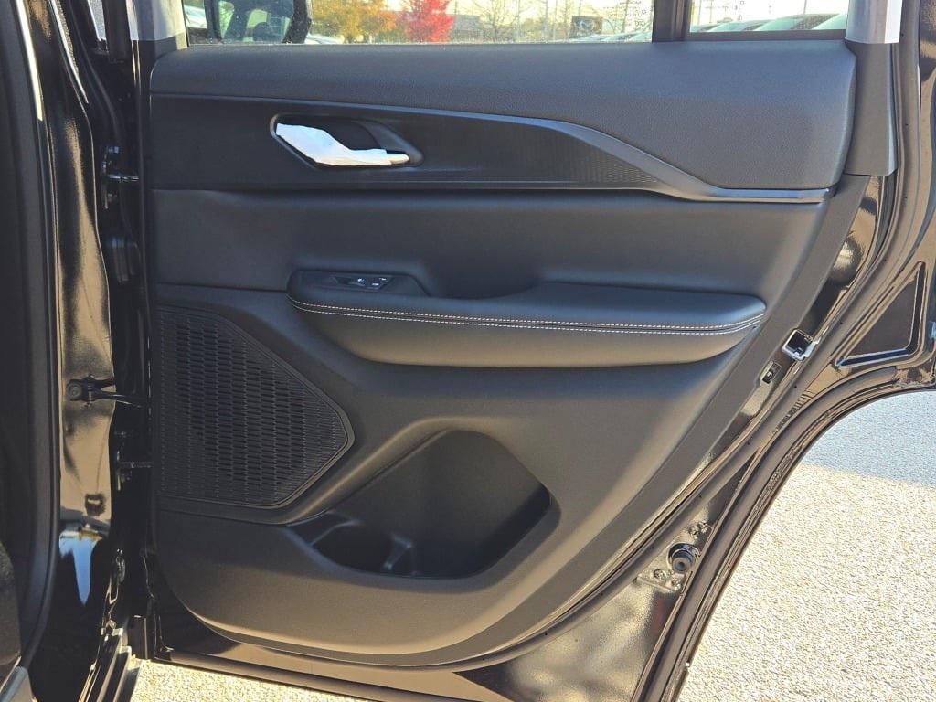 new 2025 Jeep Grand Cherokee car, priced at $37,595