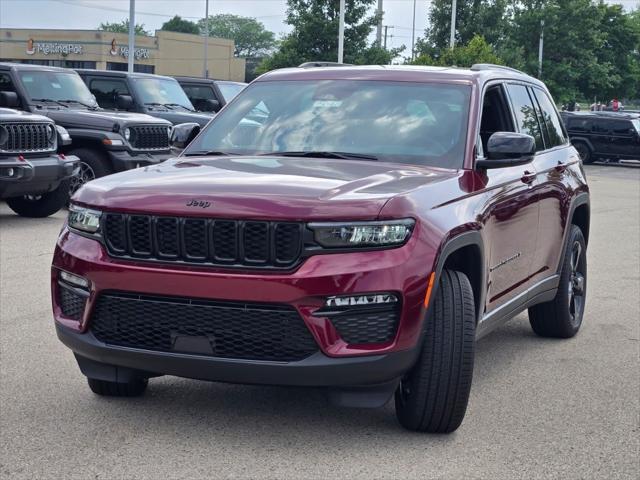 new 2025 Jeep Grand Cherokee car, priced at $48,646