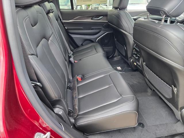 new 2025 Jeep Grand Cherokee car, priced at $48,646