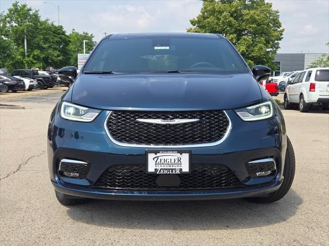 new 2025 Chrysler Pacifica car, priced at $47,838