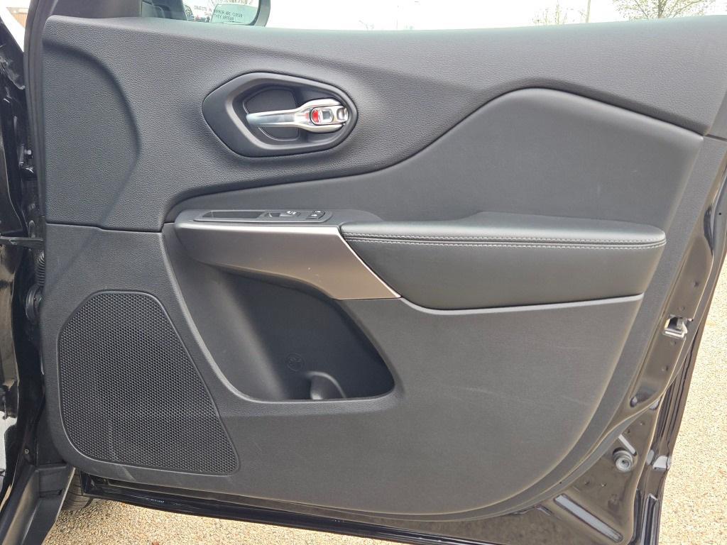 used 2021 Jeep Cherokee car, priced at $22,982