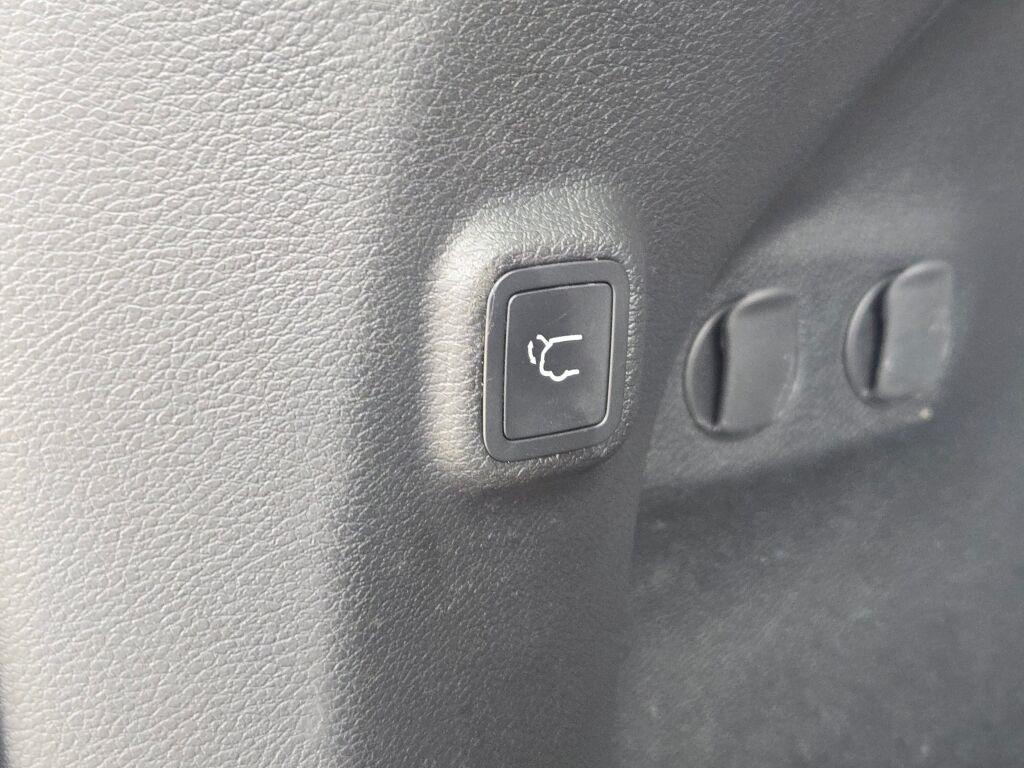 used 2022 Jeep Cherokee car, priced at $24,900