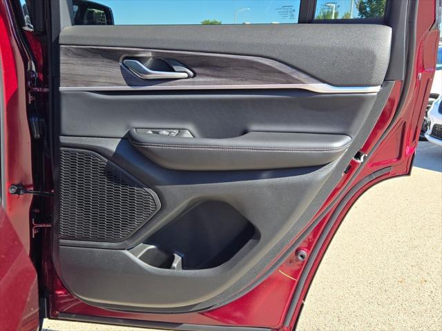 new 2025 Jeep Grand Cherokee car, priced at $45,535