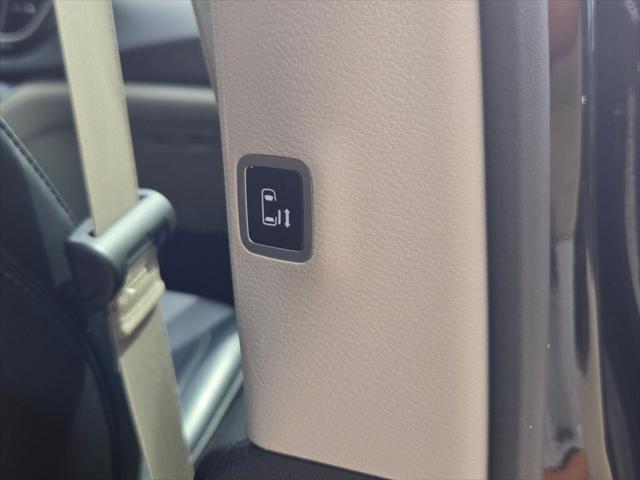 used 2023 Chrysler Pacifica car, priced at $23,800