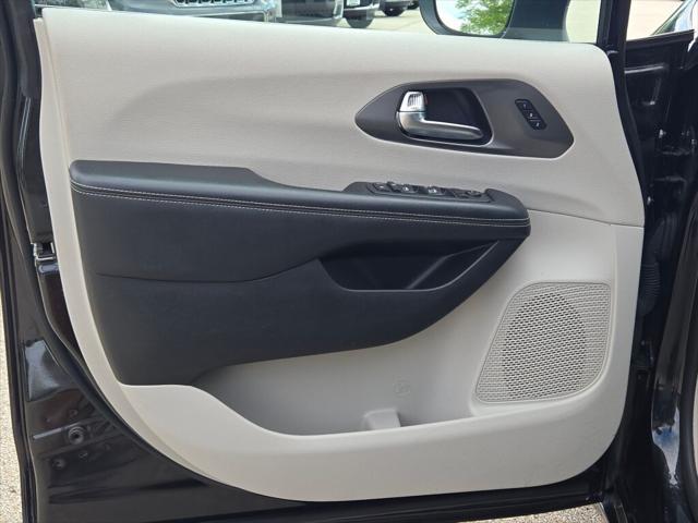 used 2023 Chrysler Pacifica car, priced at $23,800