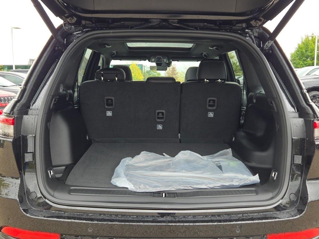 new 2025 Jeep Grand Cherokee car, priced at $46,160