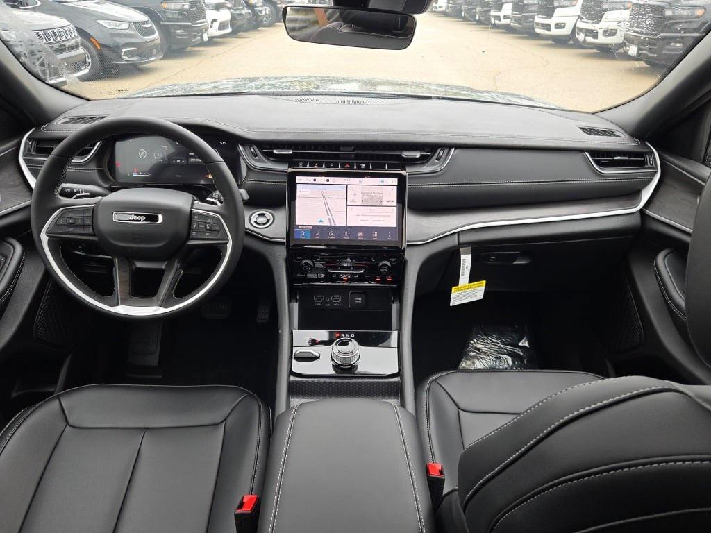 new 2025 Jeep Grand Cherokee car, priced at $46,160