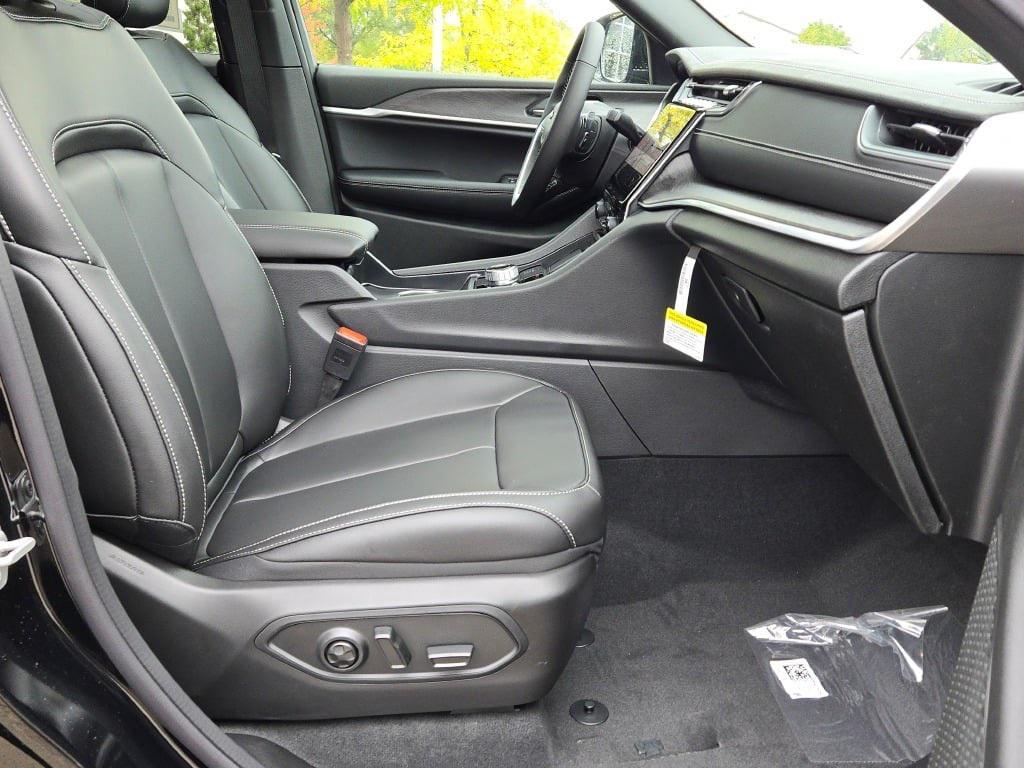 new 2025 Jeep Grand Cherokee car, priced at $46,160